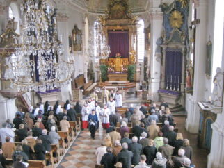 2009-Auszug mit Pfarrer Fink