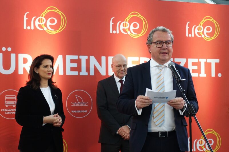 k-1Ministerin-Dr.Pfeiffer-Stöttner