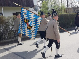 Einzug mit Standarte