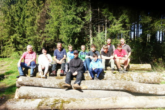 1Firmlinge im Kirchwald-1