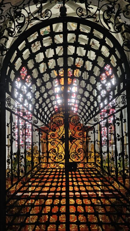 f8f5f70c-913b-45b5-b3af-ccea3d8125cc