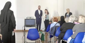 1Bösl und Heider beim Vortrag