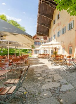 Biergarten Hochformat