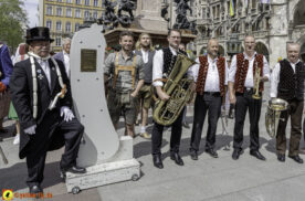 weisswurst-parade-im-donisl-und-marienplatz_Photographed-by-Gelbmann__MG_3807