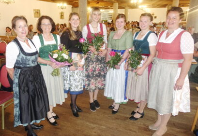 1Ehrung mit Text im Bericht