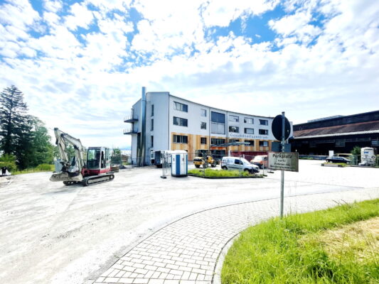 1Harrasser Straße 2