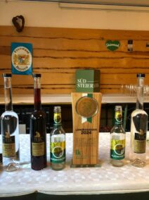 1ada986a-4853-4867-8c14-ebd43879b076_m