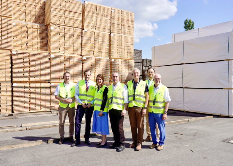 2024-Aiwanger-Holzindustrie