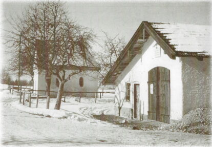 Altes Spritzenhaus mit Leonhardikapelle