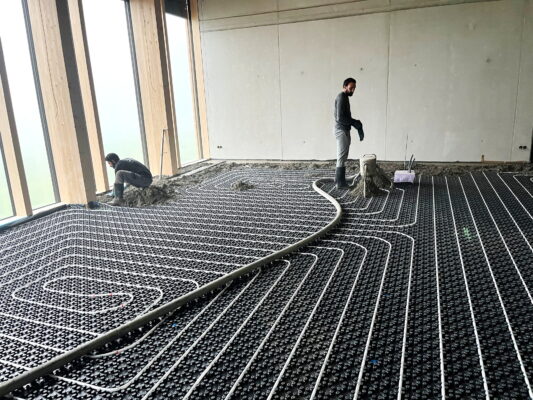 Estricharbeiten im 1. OG