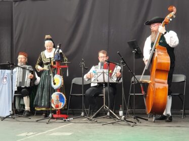 k-Musik_d.Volkstanzgruppe_Emsdorf