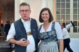 403e5eed-772a-4574-bb60-6433bd6f70ed