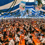 Festzug des 104. Gaufests des Bayerischen Inngautrachtenverbandes in Altenbeuern