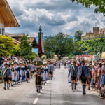Festzug des 104. Gaufests des Bayerischen Inngautrachtenverbandes in Altenbeuern