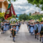 Festzug des 104. Gaufests des Bayerischen Inngautrachtenverbandes in Altenbeuern