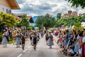 Festzug des 104. Gaufests des Bayerischen Inngautrachtenverbandes in Altenbeuern