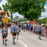 Festzug des 104. Gaufests des Bayerischen Inngautrachtenverbandes in Altenbeuern