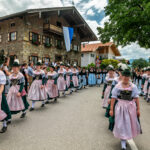 Festzug des 104. Gaufests des Bayerischen Inngautrachtenverbandes in Altenbeuern