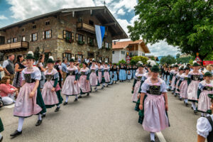 Festzug des 104. Gaufests des Bayerischen Inngautrachtenverbandes in Altenbeuern