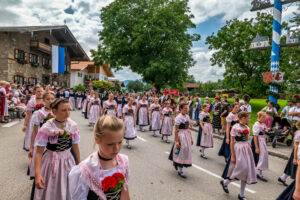 Festzug des 104. Gaufests des Bayerischen Inngautrachtenverbandes in Altenbeuern