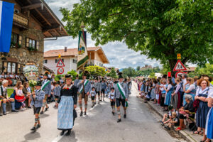 Festzug des 104. Gaufests des Bayerischen Inngautrachtenverbandes in Altenbeuern