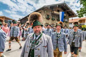 Festzug des 104. Gaufests des Bayerischen Inngautrachtenverbandes in Altenbeuern