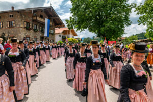 Festzug des 104. Gaufests des Bayerischen Inngautrachtenverbandes in Altenbeuern