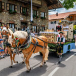 Festzug des 104. Gaufests des Bayerischen Inngautrachtenverbandes in Altenbeuern