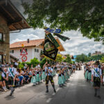 Festzug des 104. Gaufests des Bayerischen Inngautrachtenverbandes in Altenbeuern
