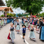 Festzug des 104. Gaufests des Bayerischen Inngautrachtenverbandes in Altenbeuern