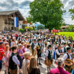 Festzug des 104. Gaufests des Bayerischen Inngautrachtenverbandes in Altenbeuern