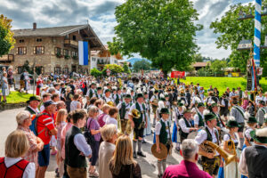Festzug des 104. Gaufests des Bayerischen Inngautrachtenverbandes in Altenbeuern
