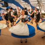 Festzug des 104. Gaufests des Bayerischen Inngautrachtenverbandes in Altenbeuern