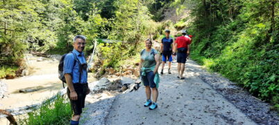 Landrat Lederer im Mühltal neben Susanne Grandauer BGM NußdorfInn