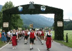 aschau triumphbogen04