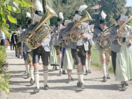 k-Blaskapelle Prien beim Hotel Zur Linde