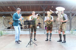 NA_KRAFTwagen 2024_Klarinetist Levan Tshadadze_und Woiggabruch-Musi_IMG_4514