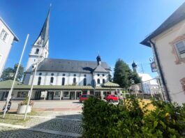 k-1Kirche und Kapelle