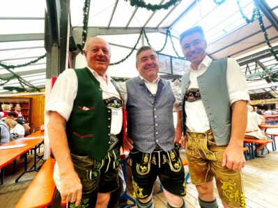 01-Glas-Lausch-Lederer