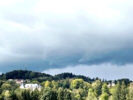 1Blick auf Schoss-Kirche und Röselsberg 3
