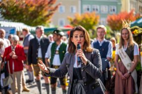 f9d88e26-2419-424e-a459-5be653cab4fa