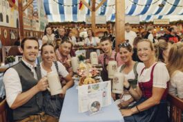 Jürgen Klopp besucht Erdinger Weissbräu