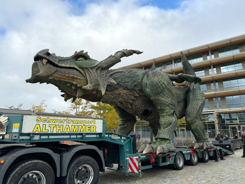 Ankunft-Drache-Futh(c)Julia-Kober