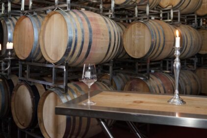 B043e_Rotweinfässer