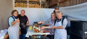 Fleissige_Kirtanudlbacherinnen