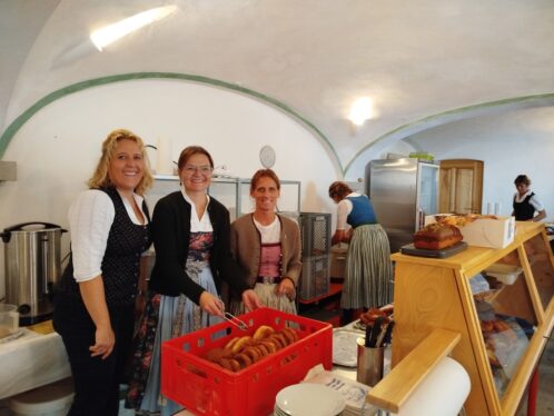 Kirtafest_2024_Die_Fleissigen_Damen