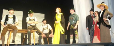 Theater mit Münchner Kindl