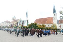 k-Kirhenzug Kapellplatz