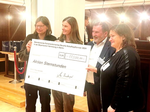 1Spendenübergabe