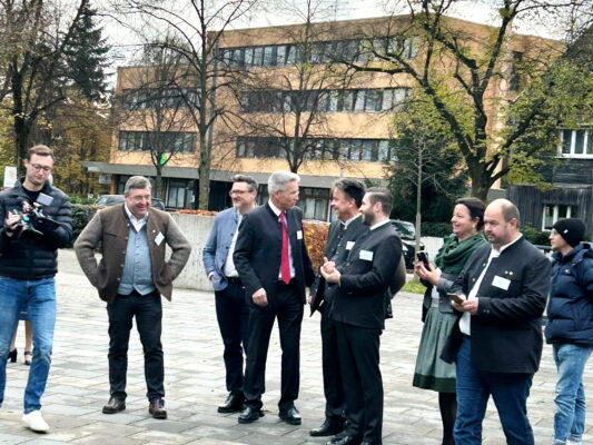 63e3b619-f568-43b7-bfb6-168cd7daee99